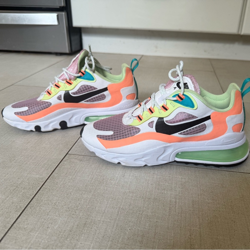 Nike Women’s Air Max React SE Light Arctic Pink